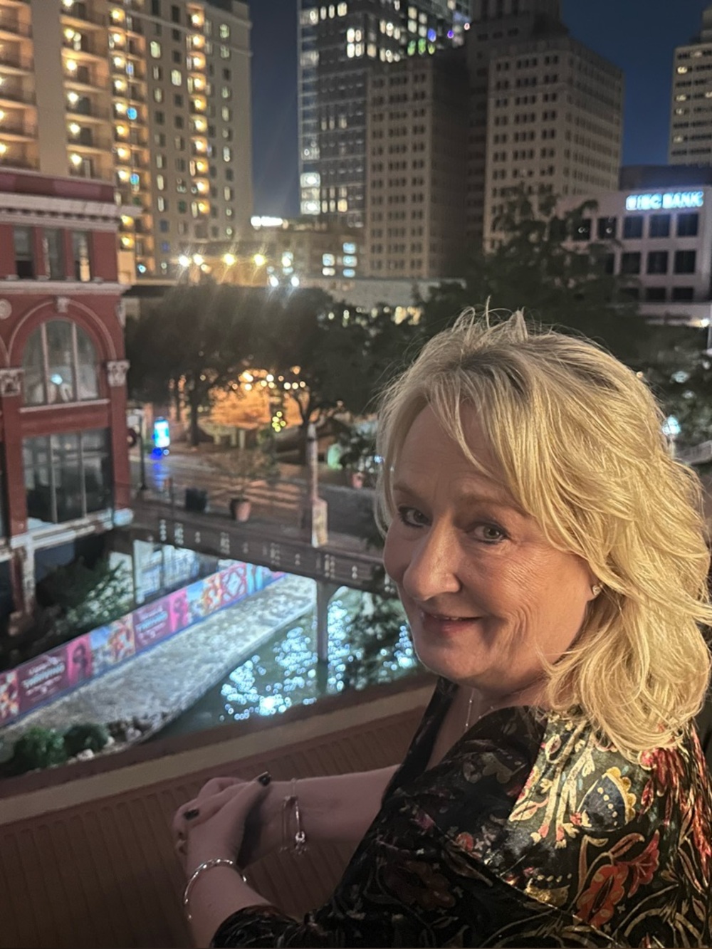 Meet your Posher, Sharon